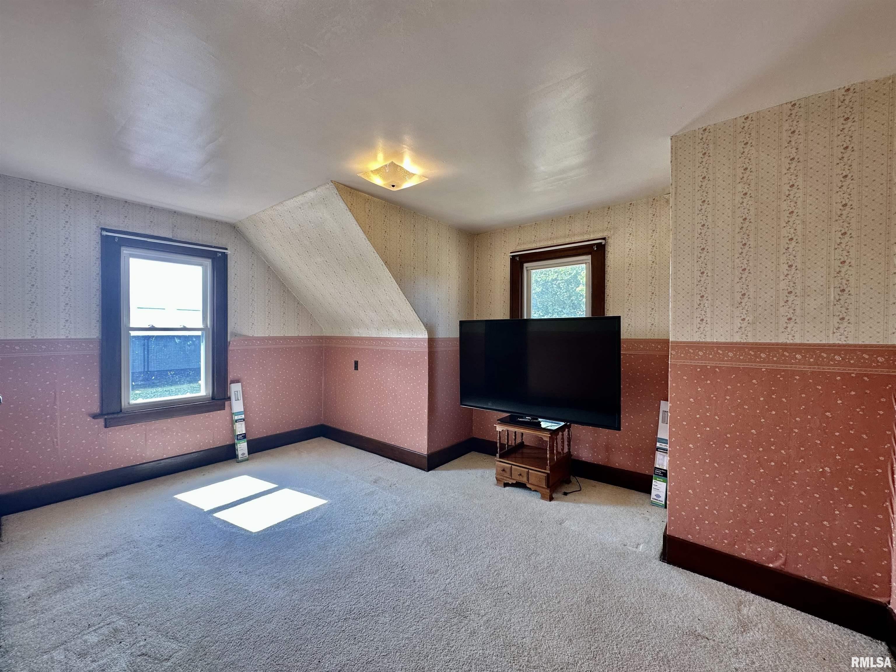 201 East Alder Road Canton, IL 61520 - Photo 47 of 75