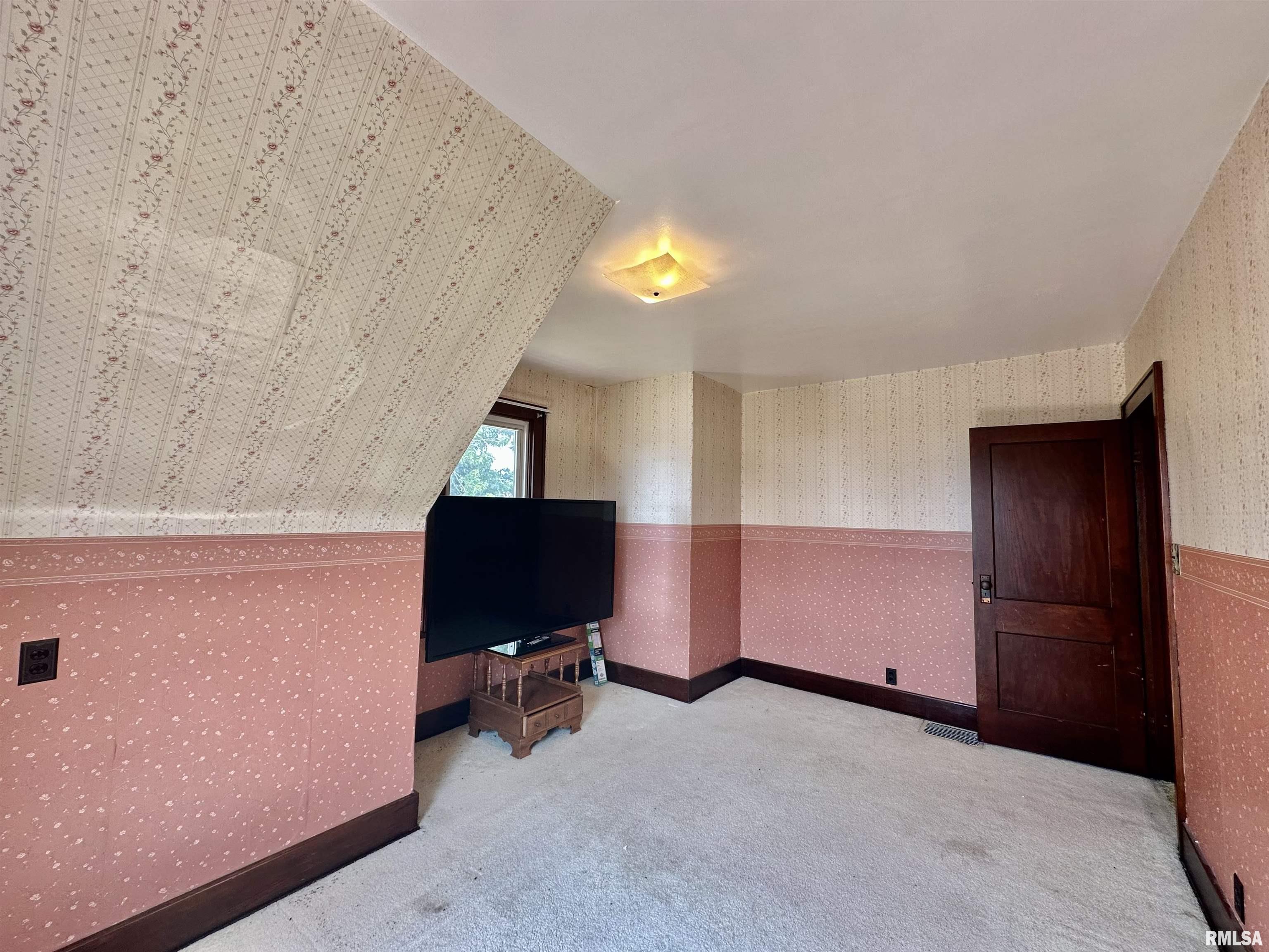 201 East Alder Road Canton, IL 61520 - Photo 48 of 75