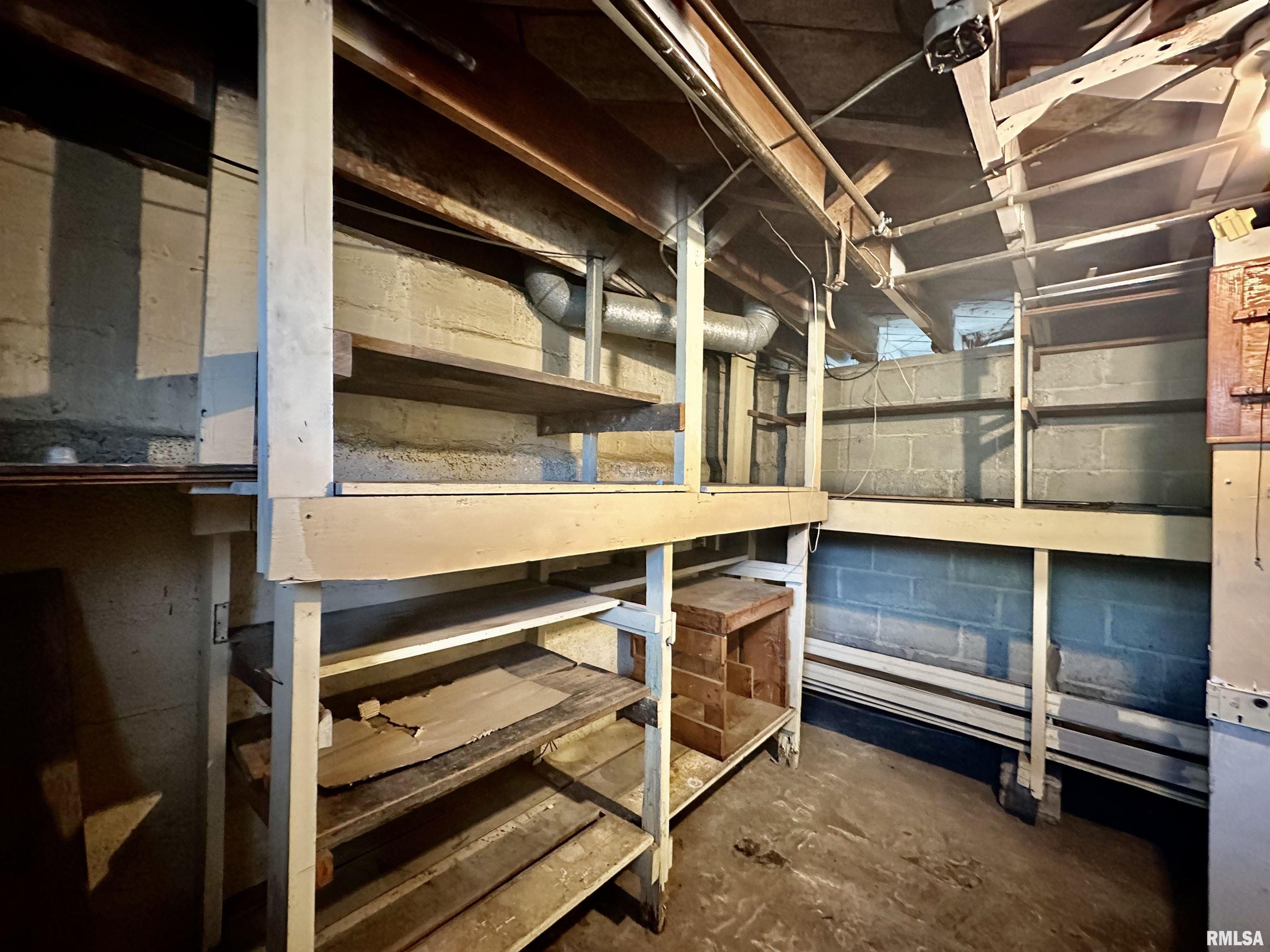 201 East Alder Road Canton, IL 61520 - Photo 53 of 75