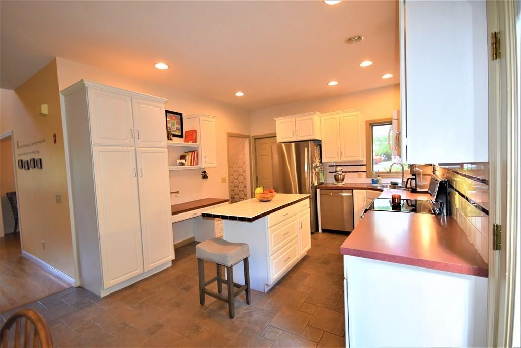 32 Shirley Road Raynham, MA 02767 - Photo 18 of 32