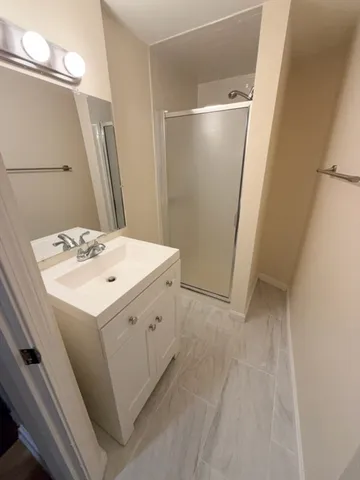 $3,950 | 17 Bow Street, Unit 22, Somerville, MA 02143