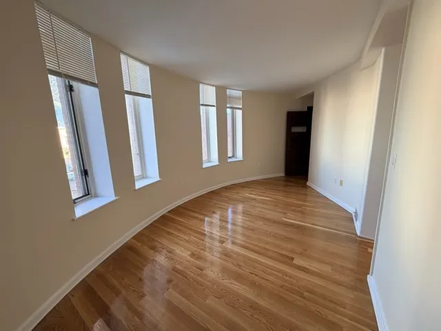 $3,950 | 17 Bow Street, Unit 22, Somerville, MA 02143