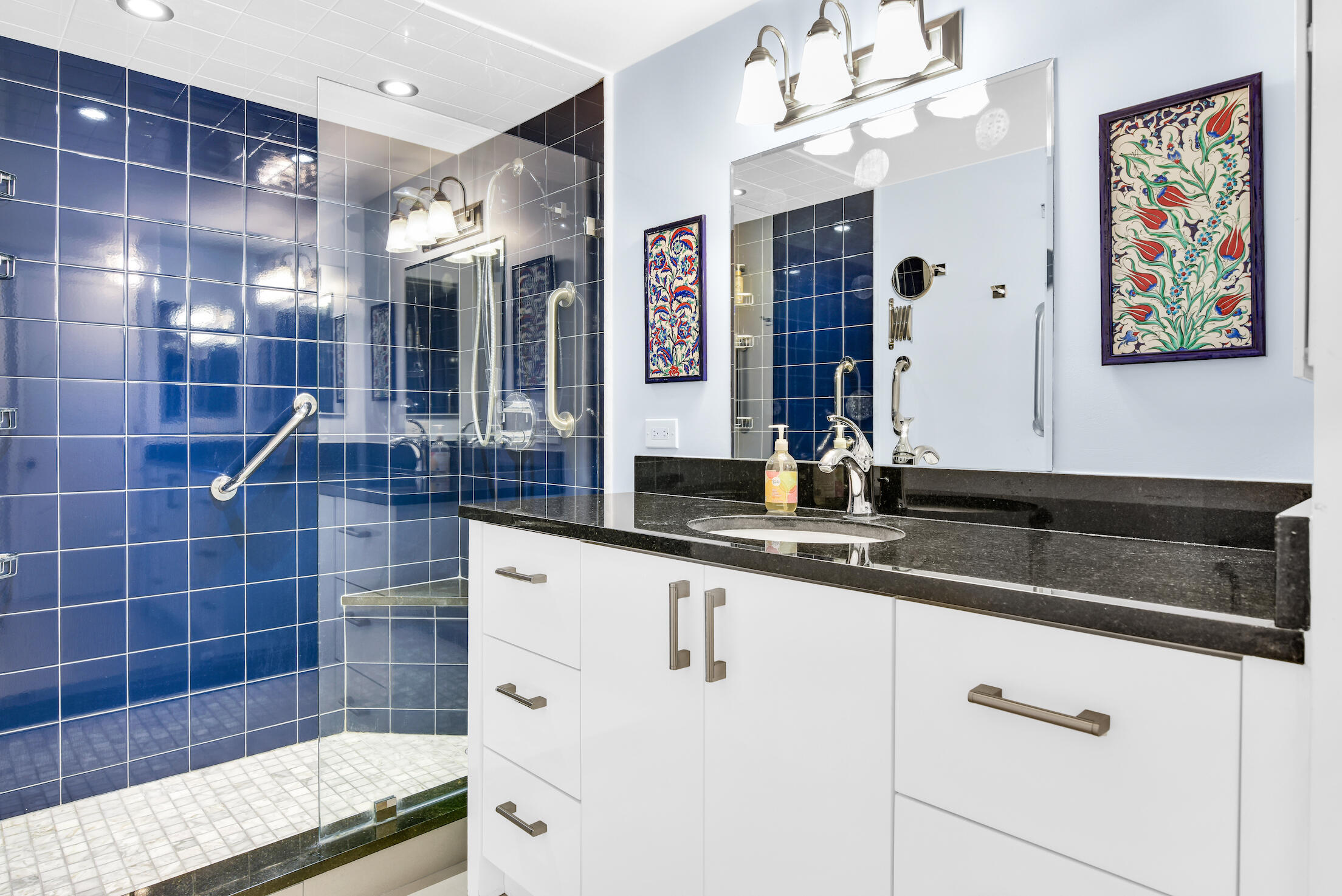 550 South Ocean Boulevard, Unit 509 Boca Raton, FL 33432 - Photo 11 of 29 Main Bathroom
