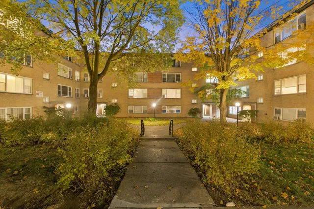 $159,000 | 6144 North Damen Avenue, Unit GG, Chicago, IL 60659
