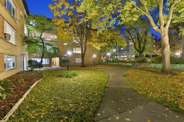 $159,000 | 6144 North Damen Avenue, Unit GG, Chicago, IL 60659