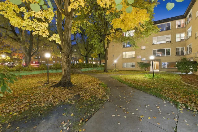 $159,000 | 6144 North Damen Avenue, Unit GG, Chicago, IL 60659