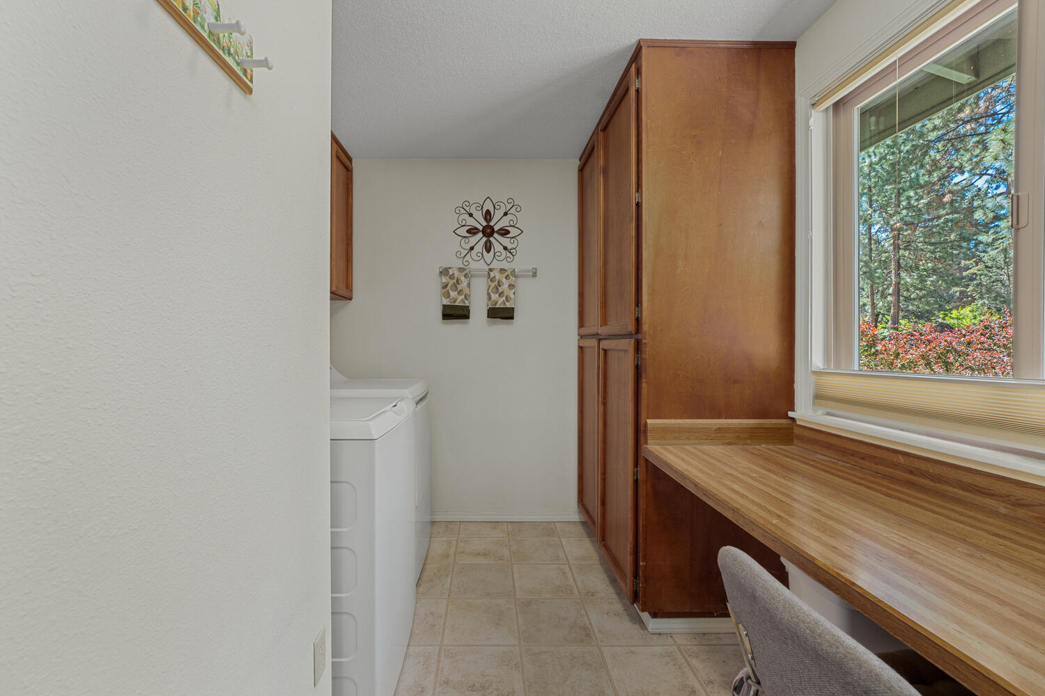 20434 Mainline Road Bend, OR 97702 - Photo 26 of 46 26