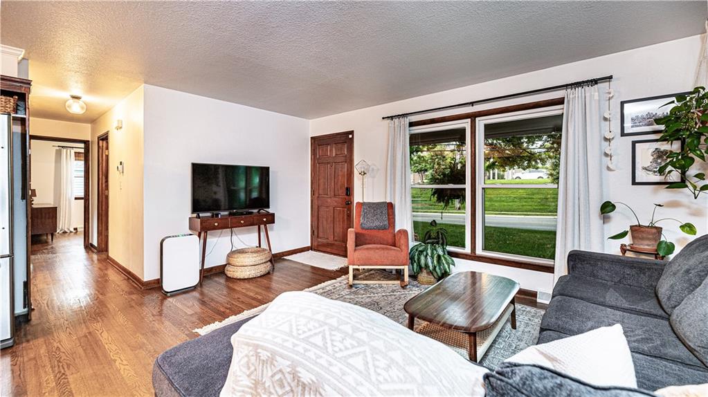 608 Northwest O'Brien Road Lee's Summit, MO 64063 - Photo 4 of 19