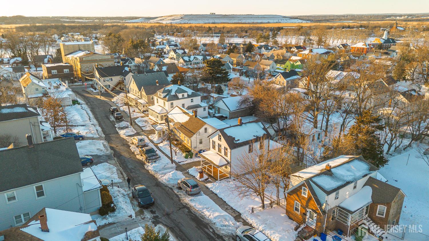 25 Dane Street Sayreville, NJ 08872 - Photo 27 of 31 an aerial view of multiple house