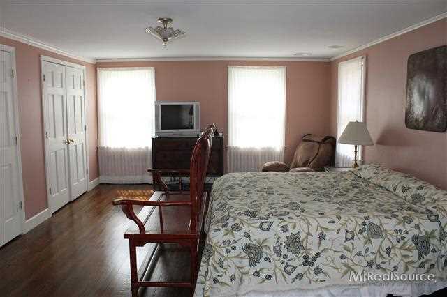 1038 Audubon Road Grosse Pointe, MI 48230 - Photo 18 of 23 31146216-17.JPG