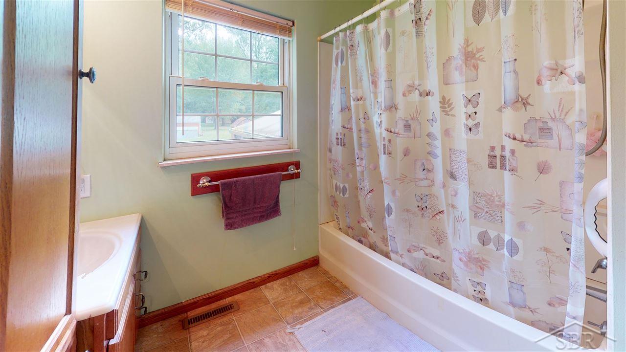 7065 Quain Road Birch Run, MI 48415 - Photo 21 of 39 50055076-20.JPG