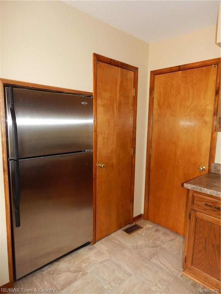 7278 North Nichols Road Flushing, MI 48433 - Photo 11 of 26 DSCN2256.JPG