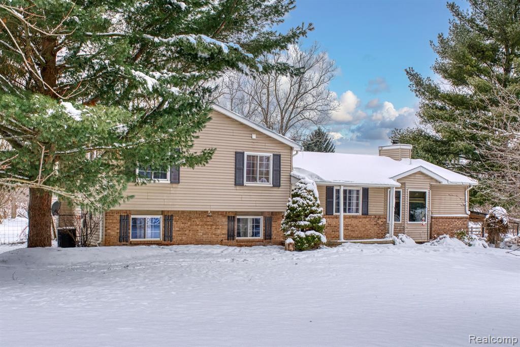5787 Byron Road Howell, MI 48855 - Photo 2 of 51