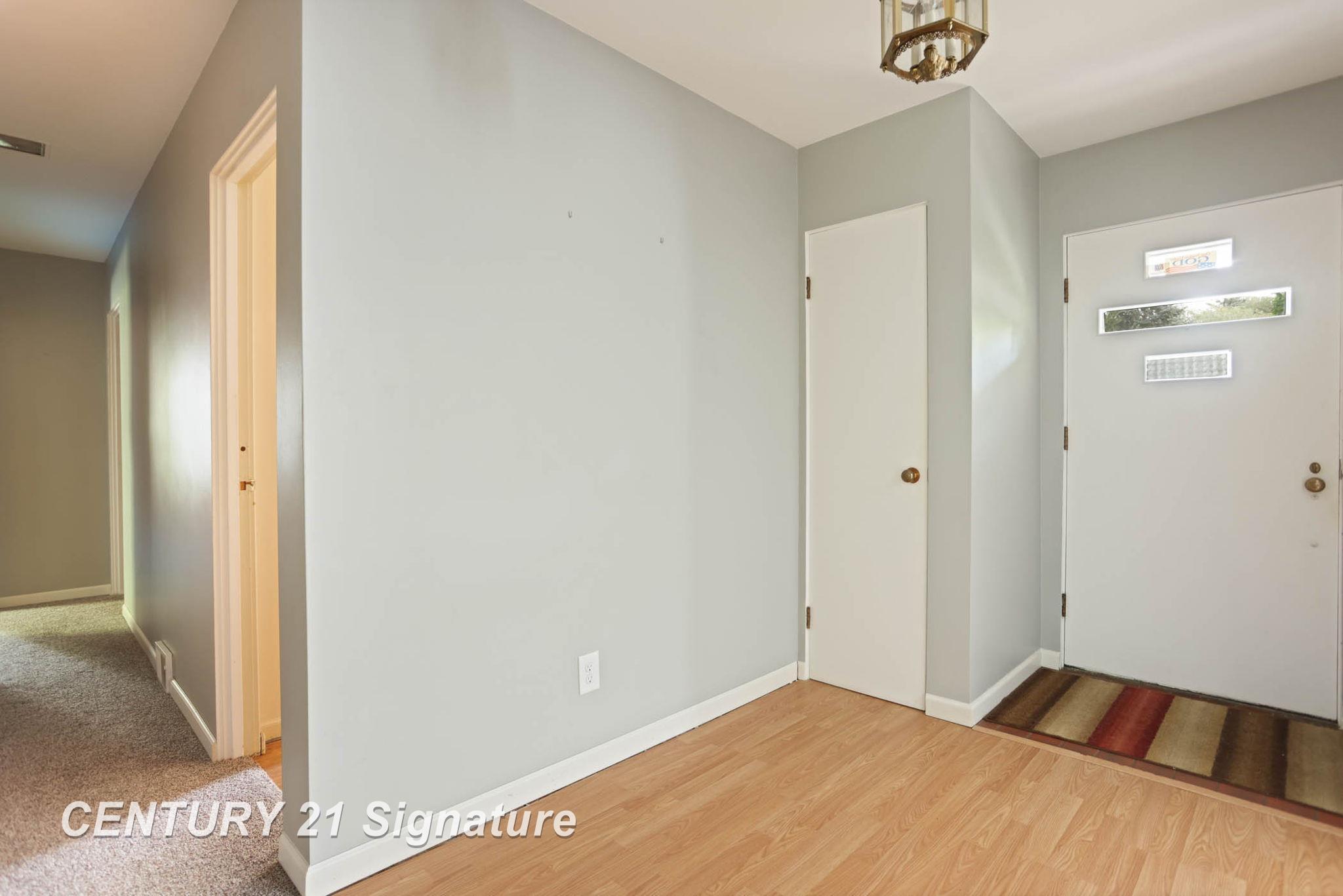 1305 Hemmeter Road Saginaw, MI 48638 - Photo 17 of 37 50157354-93f4471c-e486-4135-ac71-1d6ea53f7687.JPG