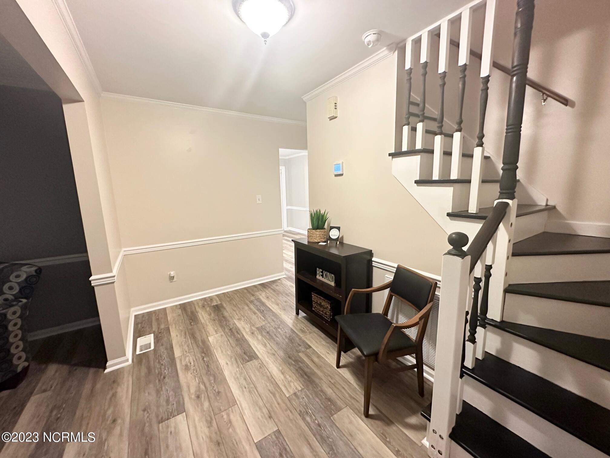 108 Quail Ridge Road Havelock, NC 28532 - Photo 7 of 32 Staged foryer