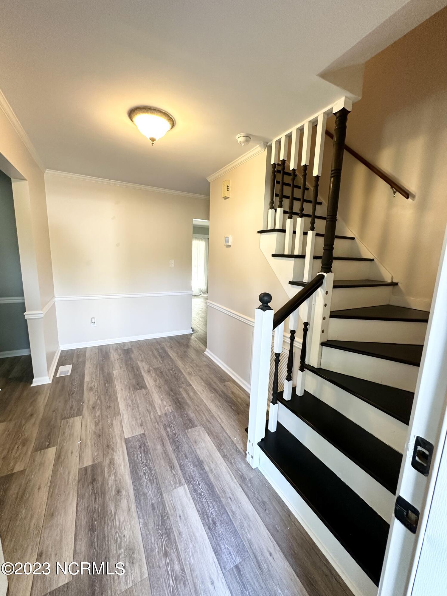 108 Quail Ridge Road Havelock, NC 28532 - Photo 8 of 32 108 Quail Ridge_Foyer