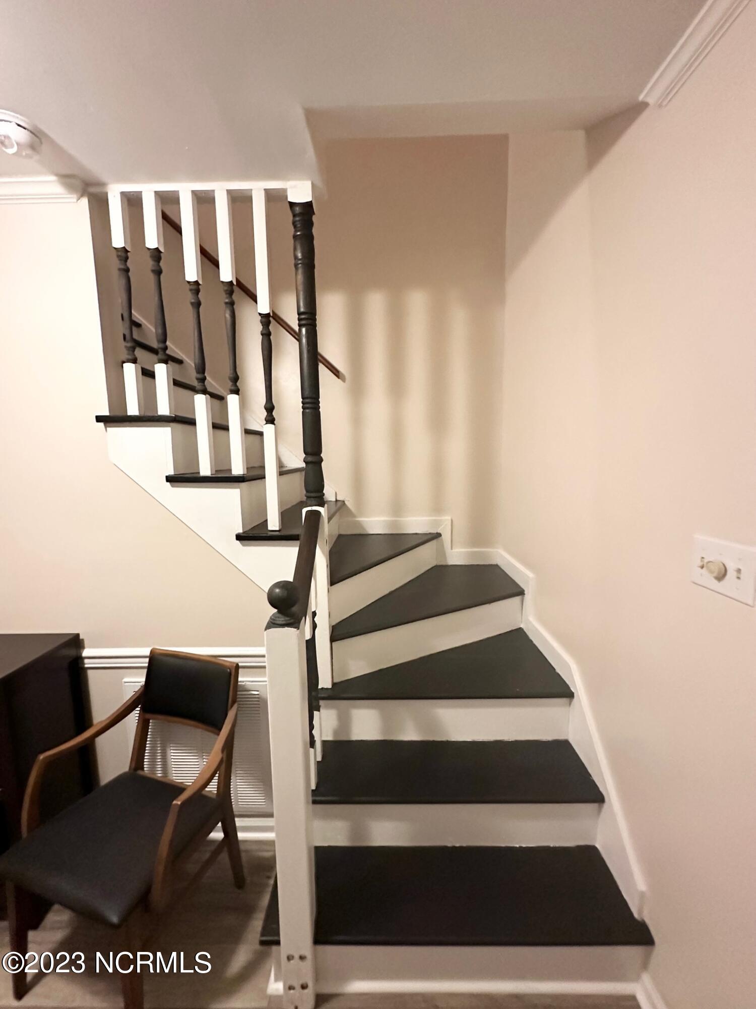 108 Quail Ridge Road Havelock, NC 28532 - Photo 9 of 32 Beautiful staircase