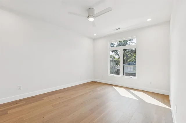 $5,250 | 900 Haines Avenue, Dallas, TX 75208