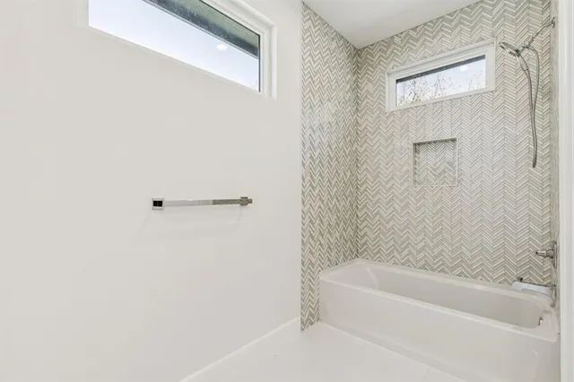 $5,250 | 900 Haines Avenue, Dallas, TX 75208