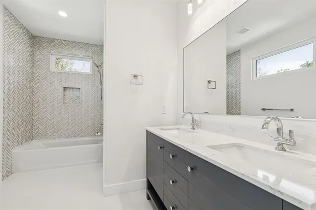 $5,250 | 900 Haines Avenue, Dallas, TX 75208