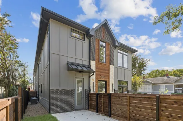 $5,250 | 900 Haines Avenue, Dallas, TX 75208