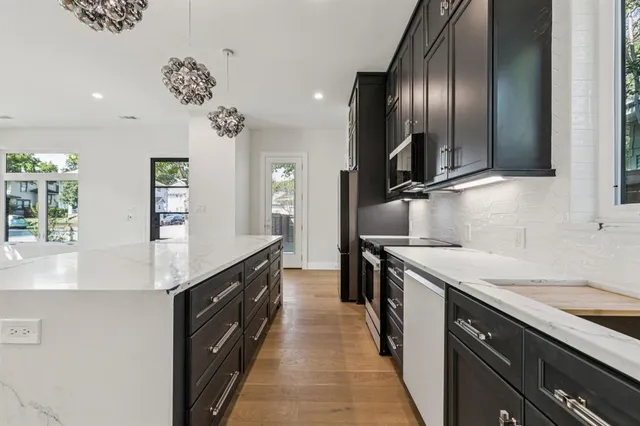 $5,250 | 900 Haines Avenue, Dallas, TX 75208