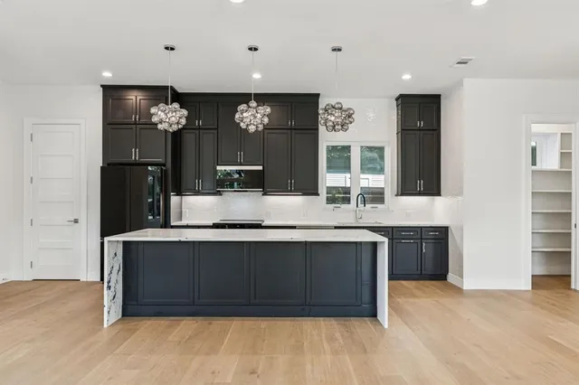 $5,250 | 900 Haines Avenue, Dallas, TX 75208