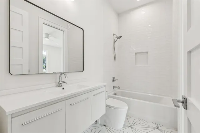 $5,250 | 900 Haines Avenue, Dallas, TX 75208