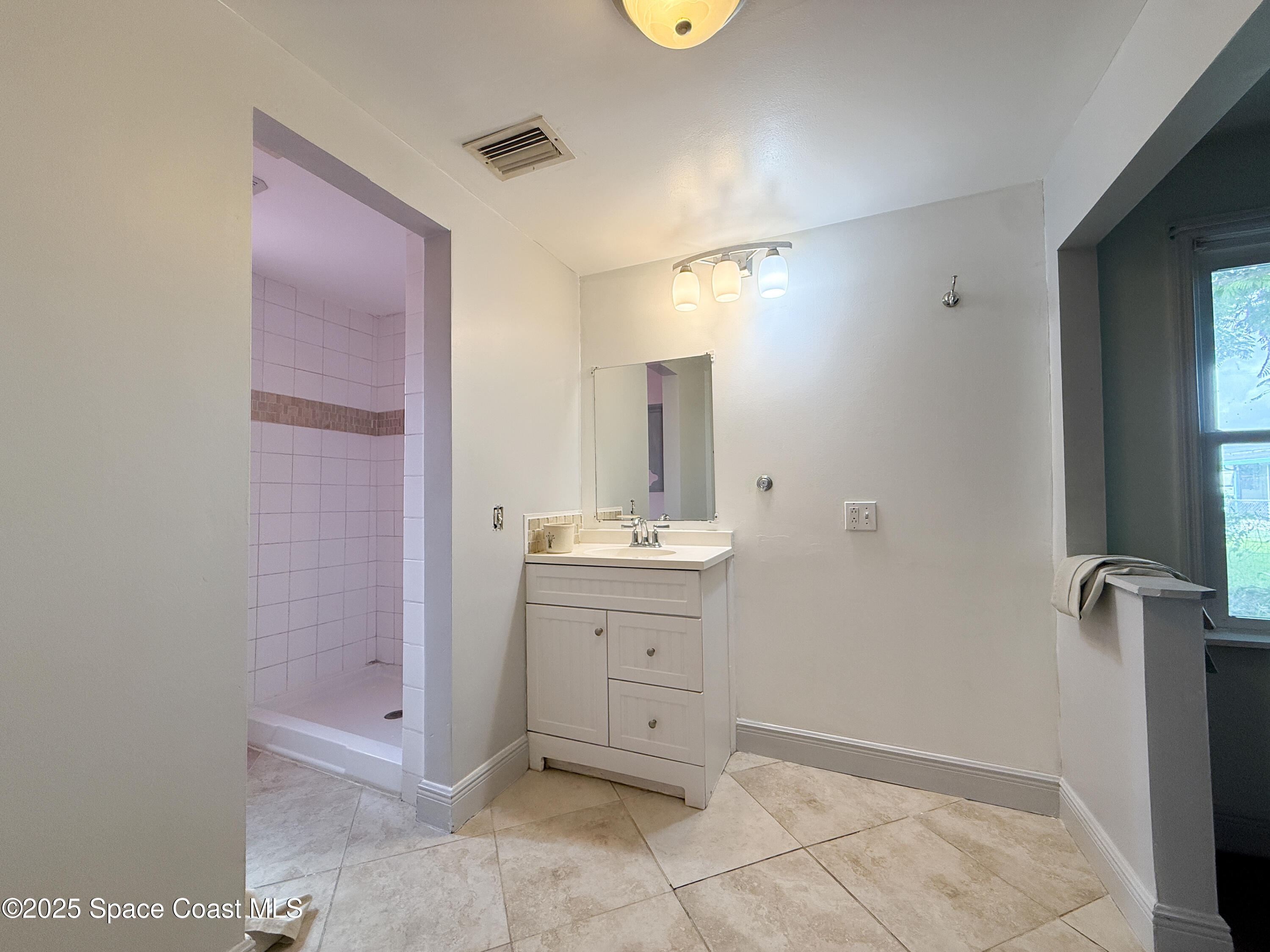 545 Ruth Circle Melbourne, FL 32904 - Photo 5 of 17 IMG_4252