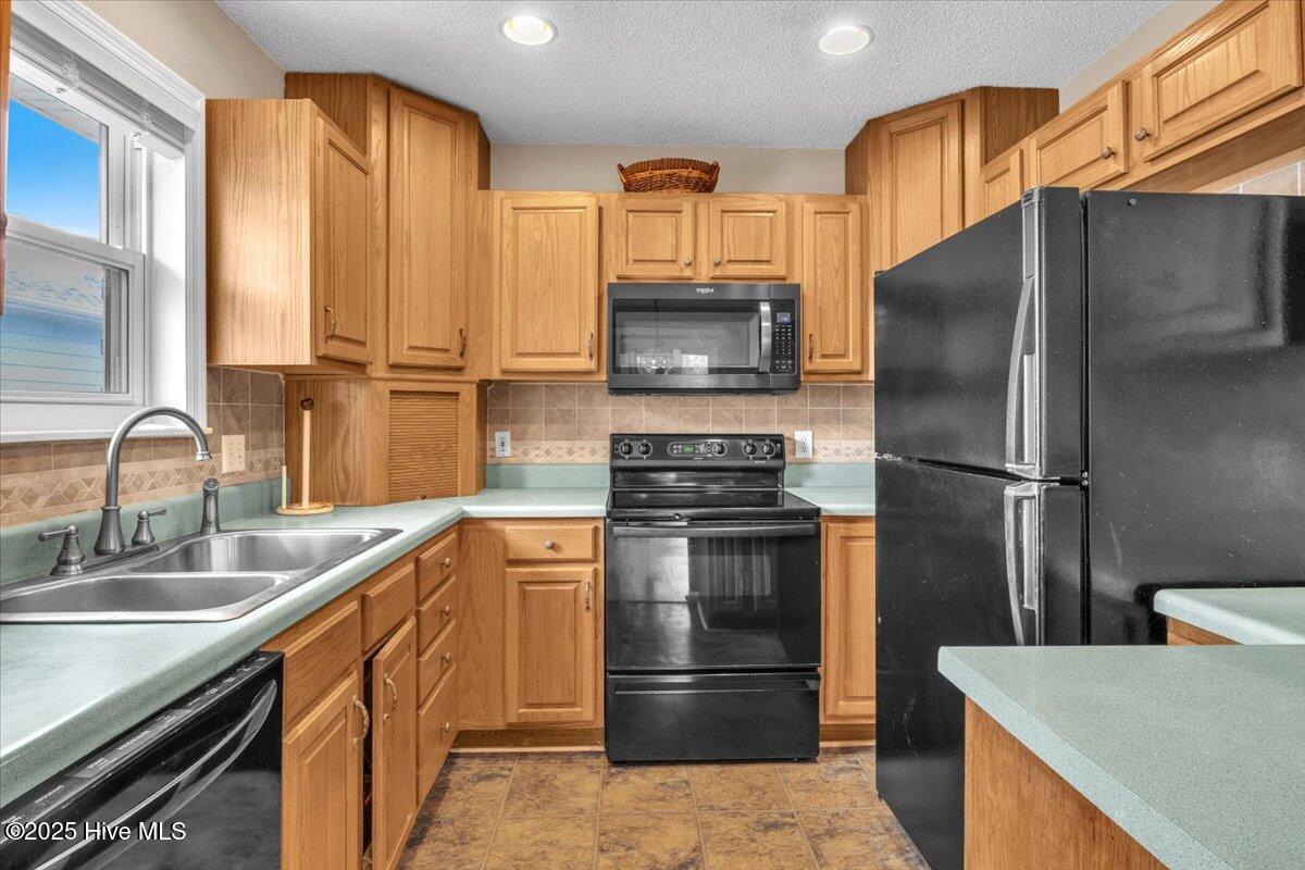 734 Sloop Pointe Lane Kure Beach, NC 28449 - Photo 13 of 54 Kitchen