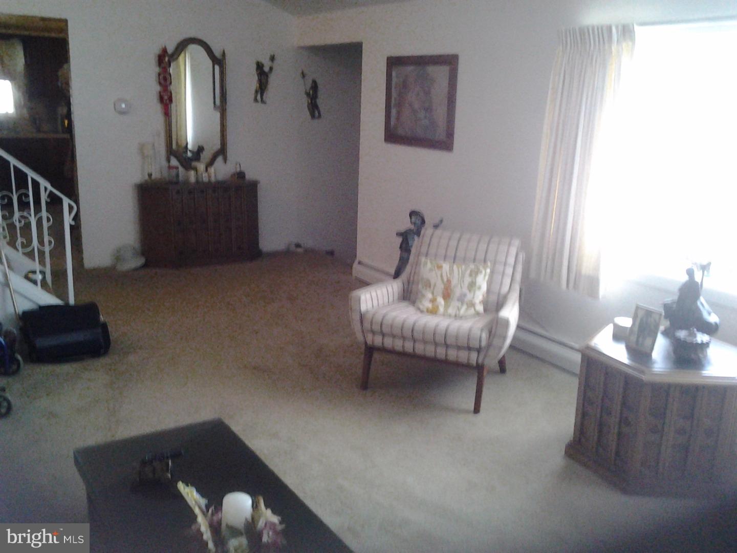 116 Hogeland Road Southampton, PA 18966 - Photo 4 of 21 Living Room