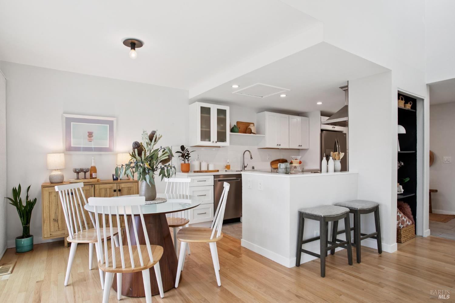 18 Dunlin Court San Rafael, CA 94903 - Photo 9 of 33