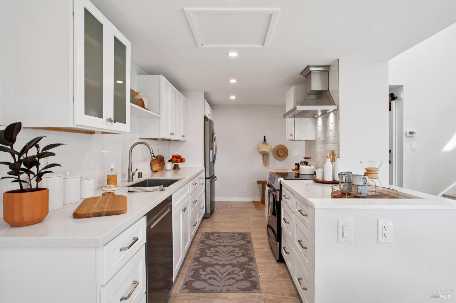 18 Dunlin Court San Rafael, CA 94903 - Photo 10 of 33