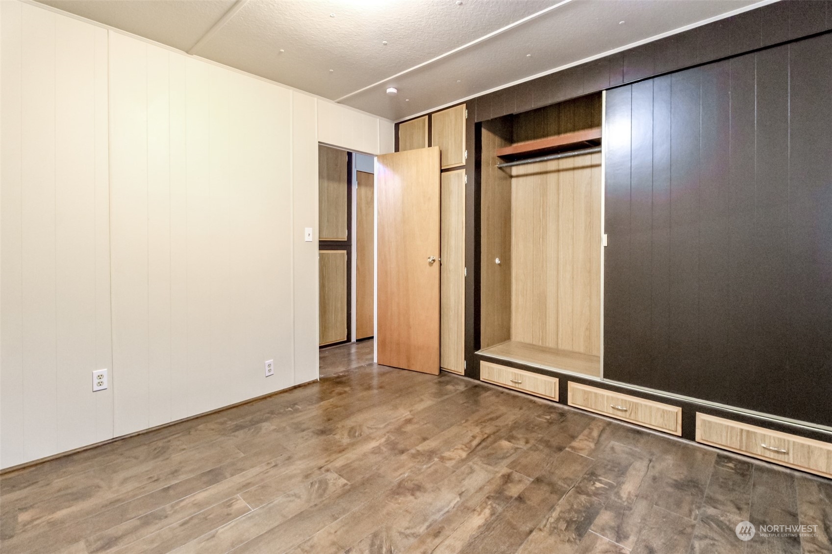 27508 220th Place Southeast Maple Valley, WA 98038 - Photo 12 of 25 a view of an empty room