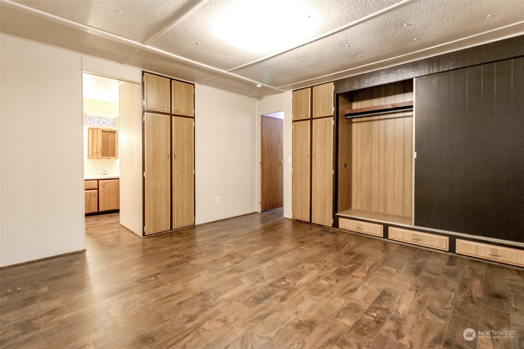 27508 220th Place Southeast Maple Valley, WA 98038 - Photo 15 of 25 a view of an empty room with a window