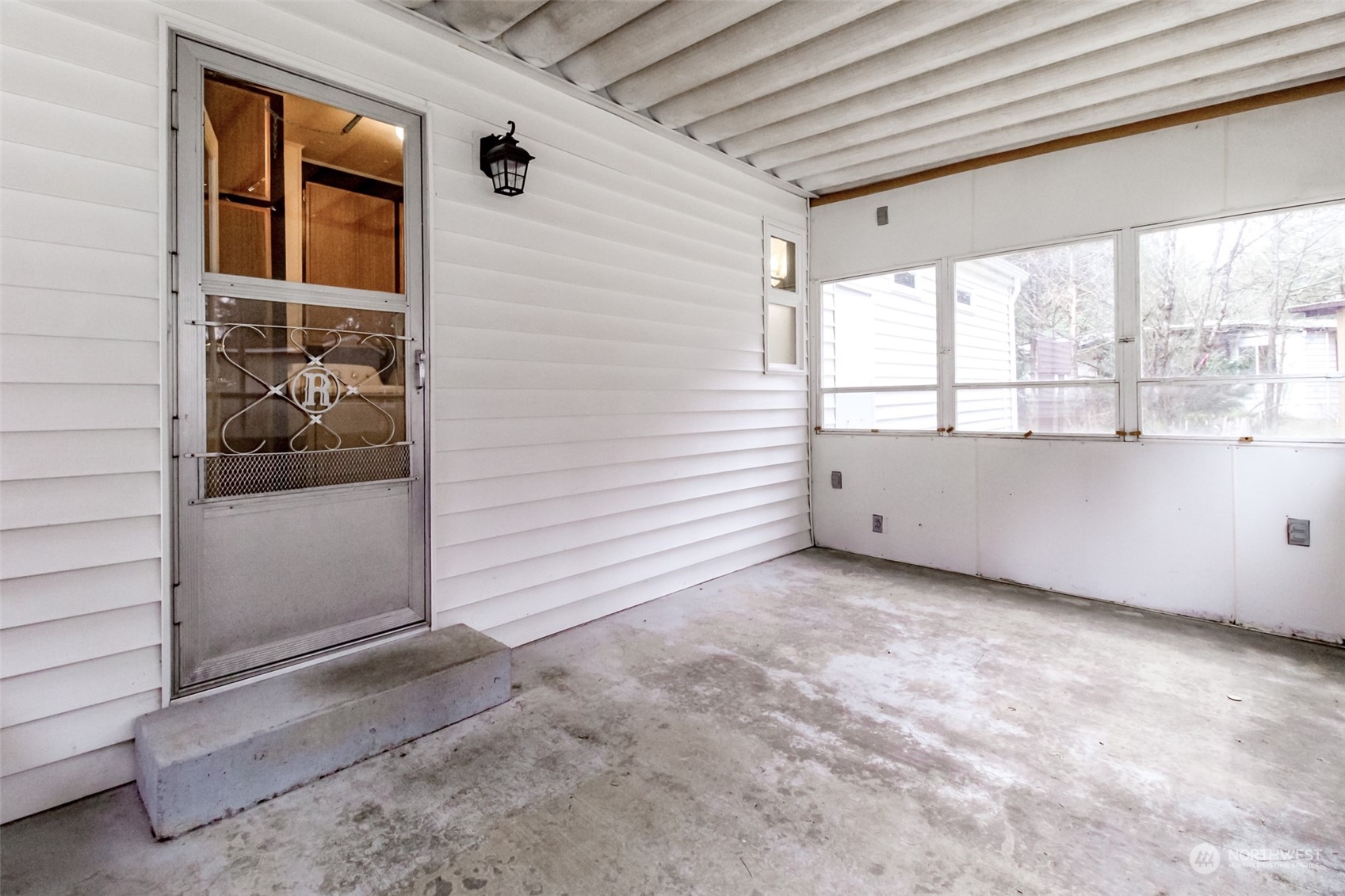 27508 220th Place Southeast Maple Valley, WA 98038 - Photo 22 of 25 a view of an empty room and window