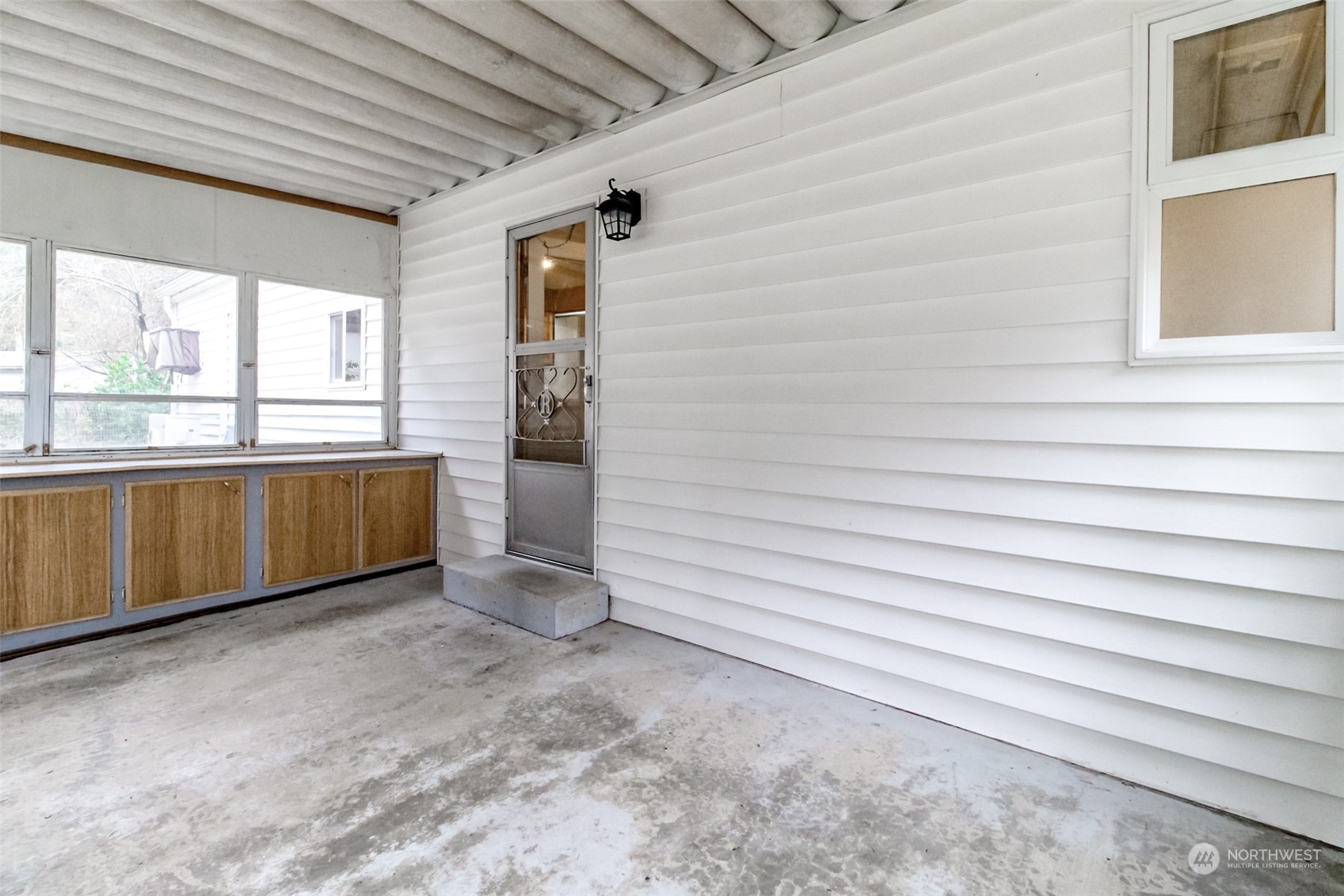27508 220th Place Southeast Maple Valley, WA 98038 - Photo 23 of 25 a view of an empty room with a window