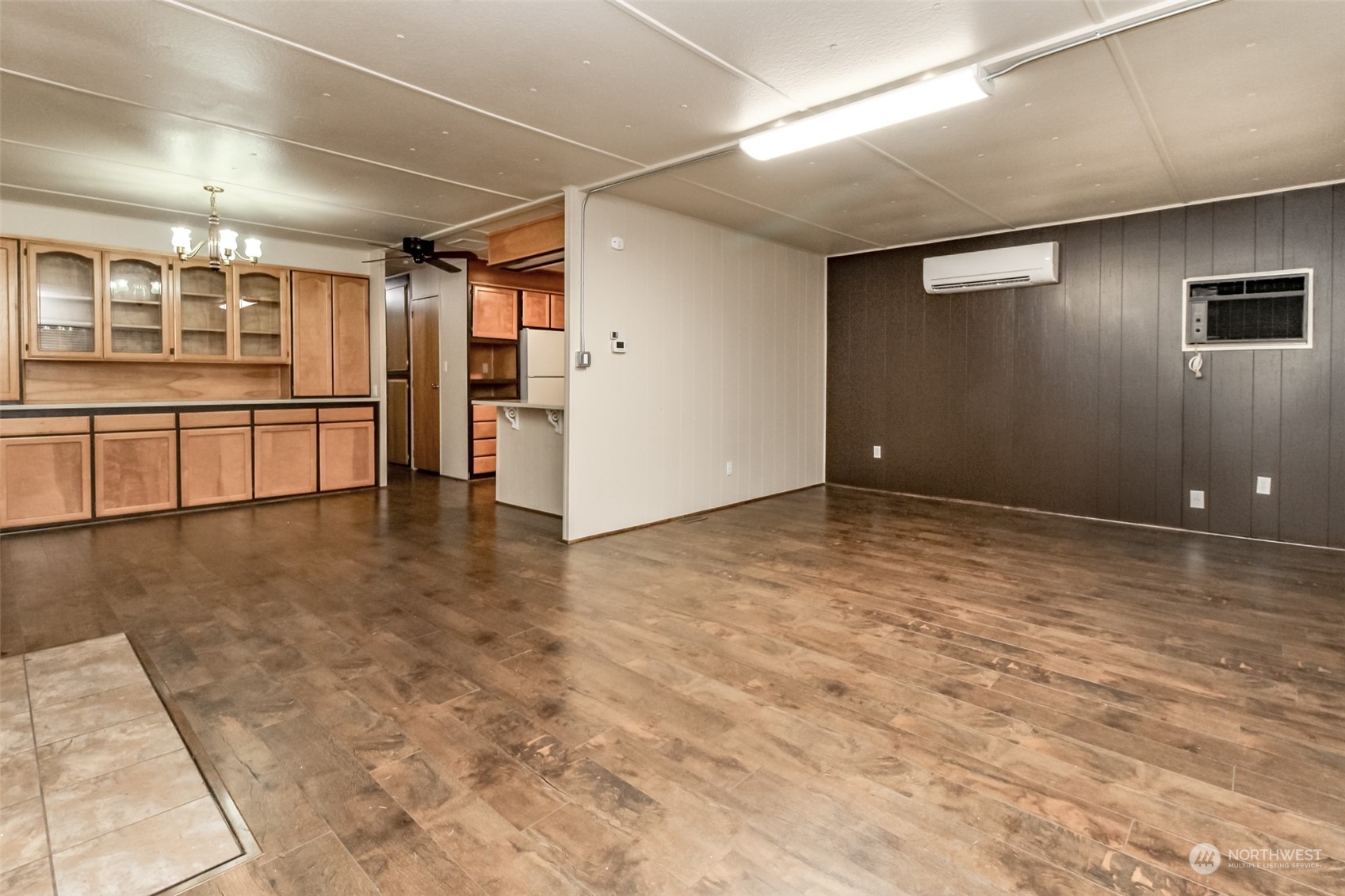 27508 220th Place Southeast Maple Valley, WA 98038 - Photo 3 of 25 a view of an empty room