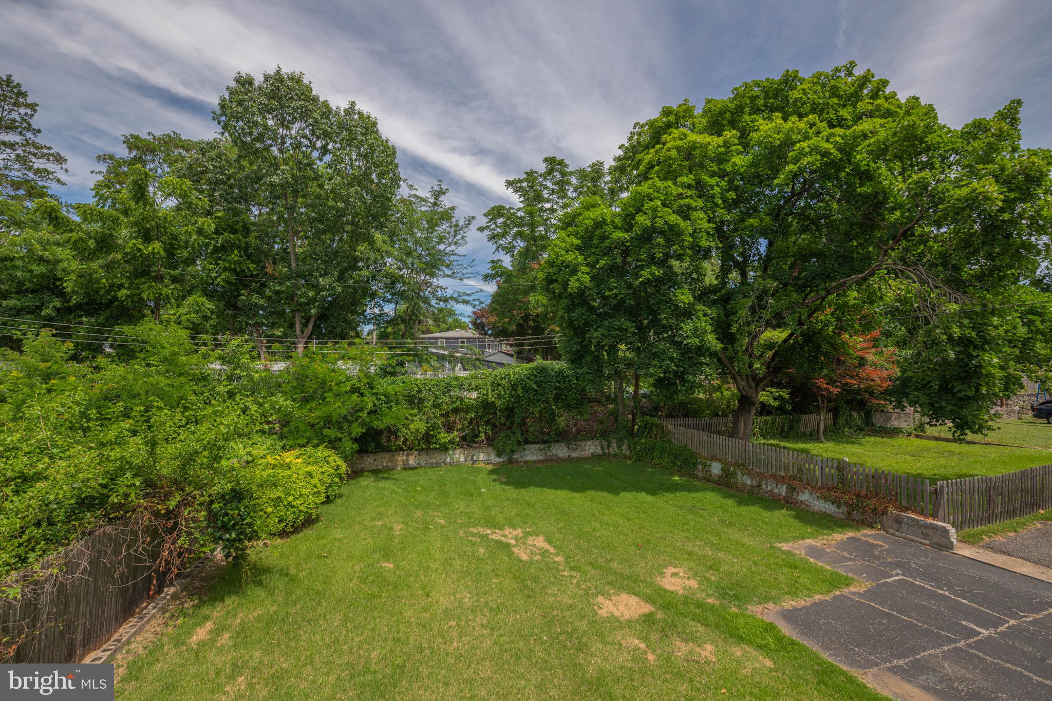 142 Wyndmoor Road Havertown, PA 19083 - Photo 32 of 35 Level Yard