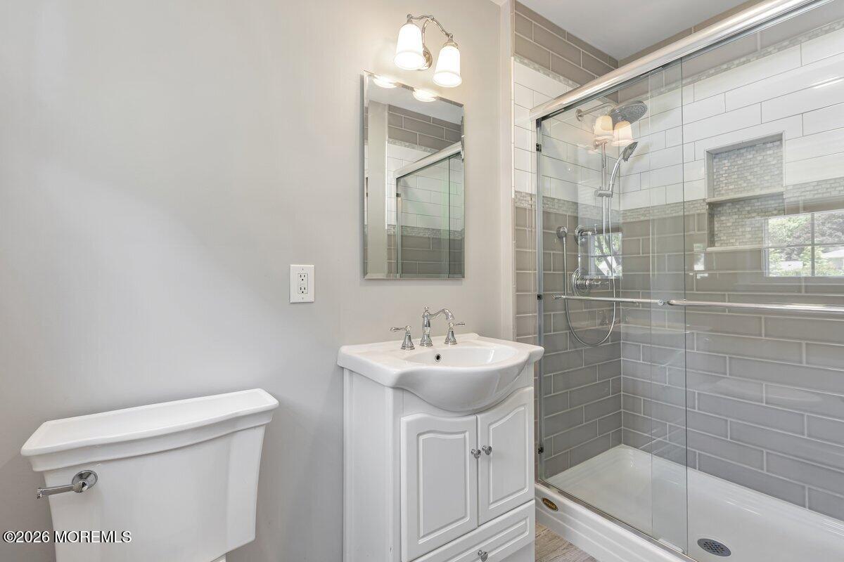 25 Pelican Road Middletown, NJ 07748 - Photo 18 of 44 Primary Bath