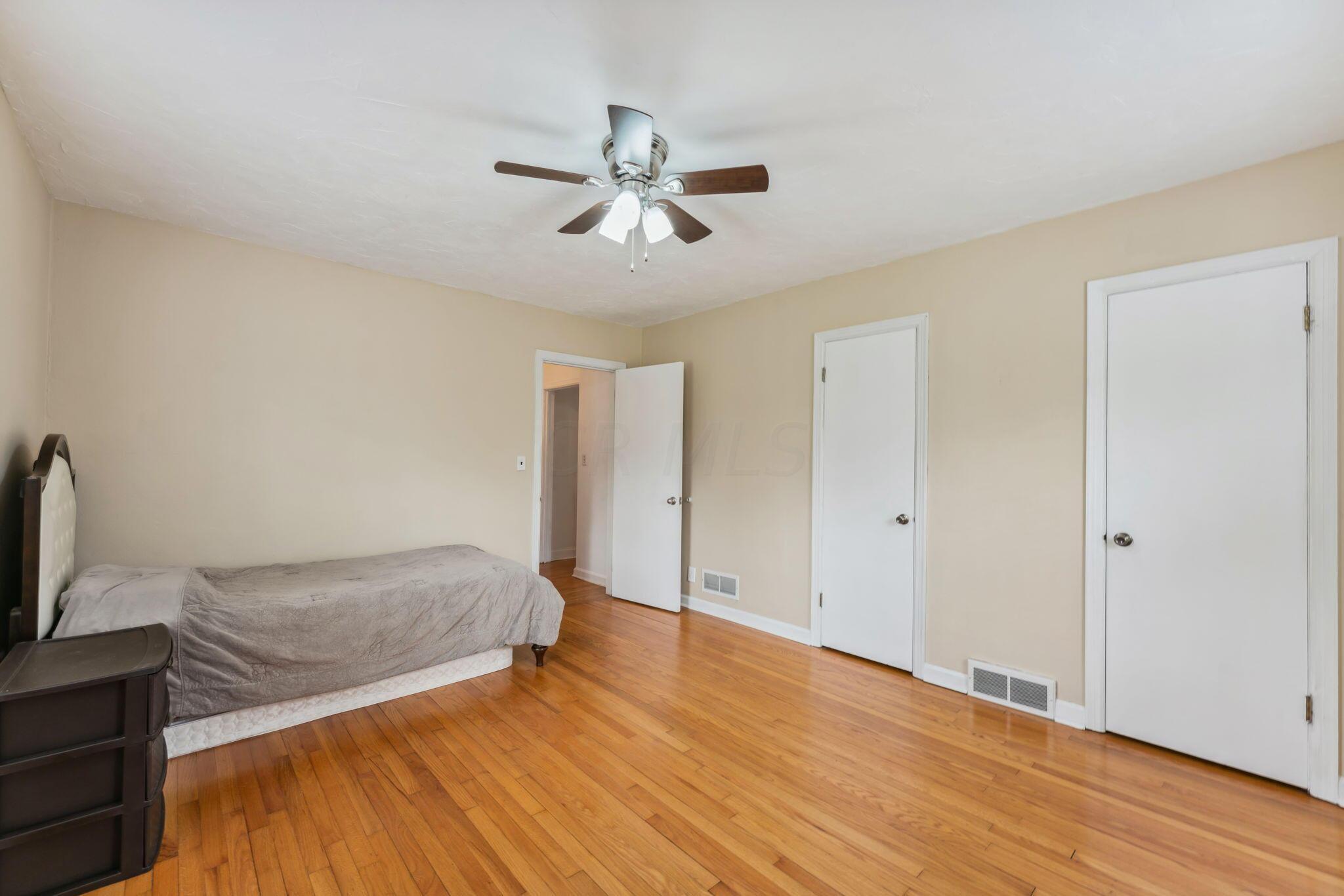 4540 Summit Ridge Road Columbus, OH 43220 - Photo 36 of 65 Bedroom 2