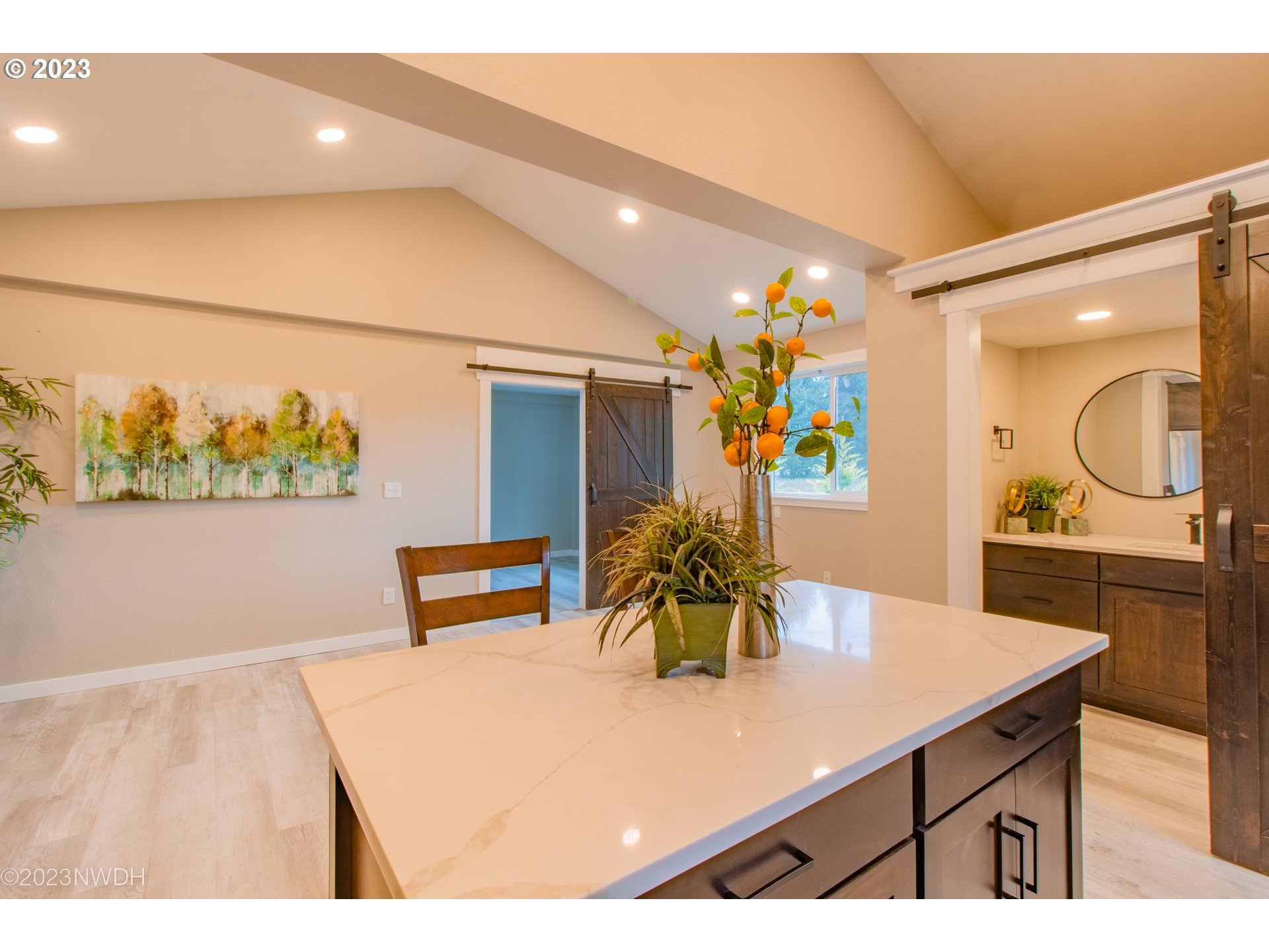 1625 River Loop 1 Eugene, OR 97404 - Photo 21 of 32 a room with furniture and window