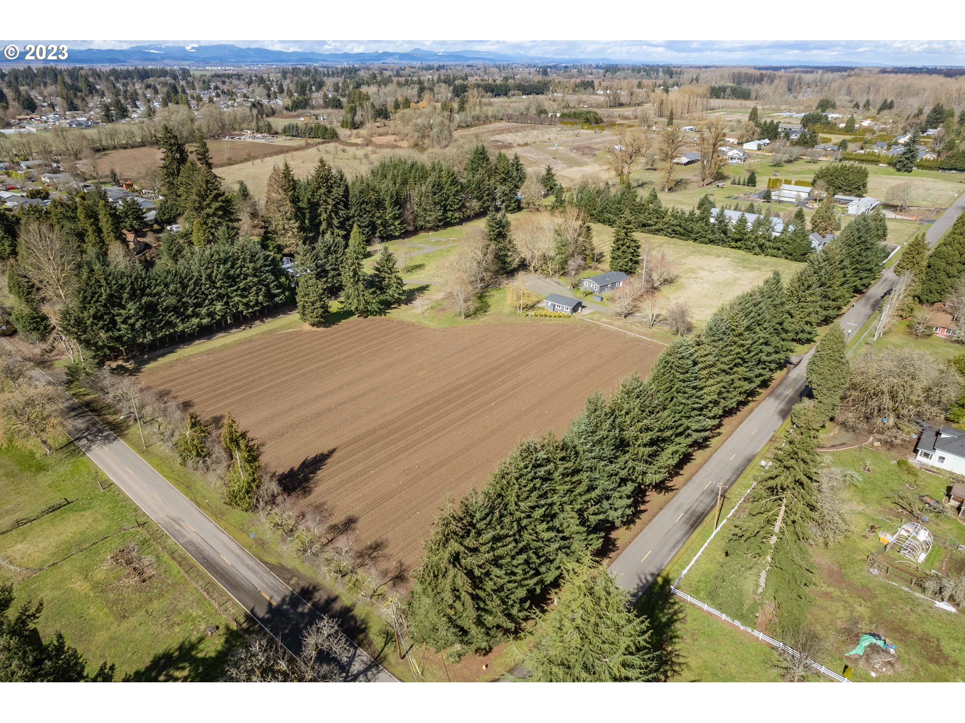 1625 River Loop 1 Eugene, OR 97404 - Photo 27 of 32 a view of a outdoor space
