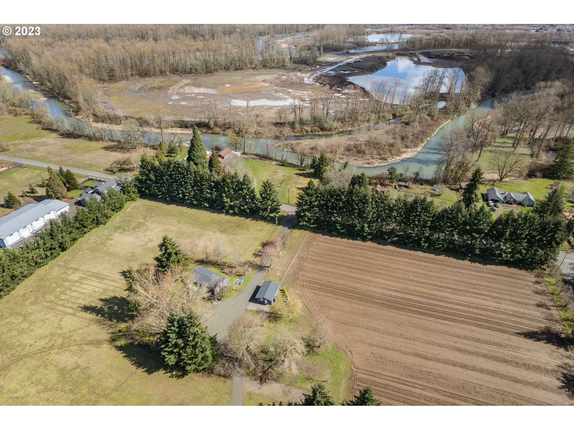 1625 River Loop 1 Eugene, OR 97404 - Photo 29 of 32 a view of a dry yard