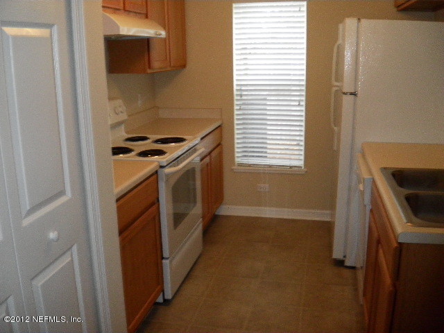 10511 Autumn Trace Road Jacksonville, FL 32257 - Photo 4 of 10 Kitchen