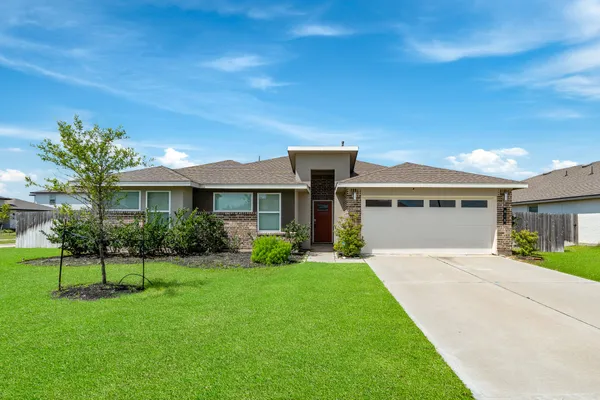 $2,300 | 818 Starcross Bnd Drive, Missouri City, TX 77459