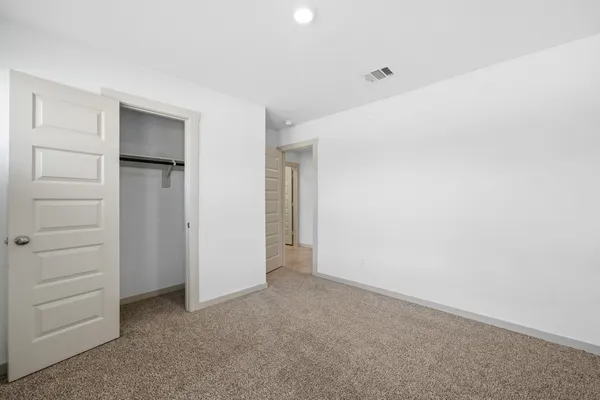 $2,300 | 818 Starcross Bnd Drive, Missouri City, TX 77459