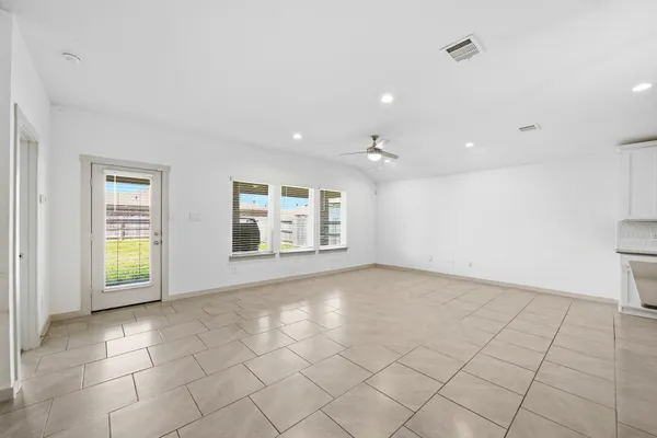 $2,300 | 818 Starcross Bnd Drive, Missouri City, TX 77459