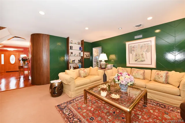 $1,750,880 | 11 Joy Drive, Manhasset Hills, NY 11040