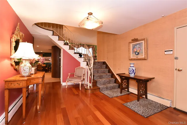 $1,750,880 | 11 Joy Drive, Manhasset Hills, NY 11040